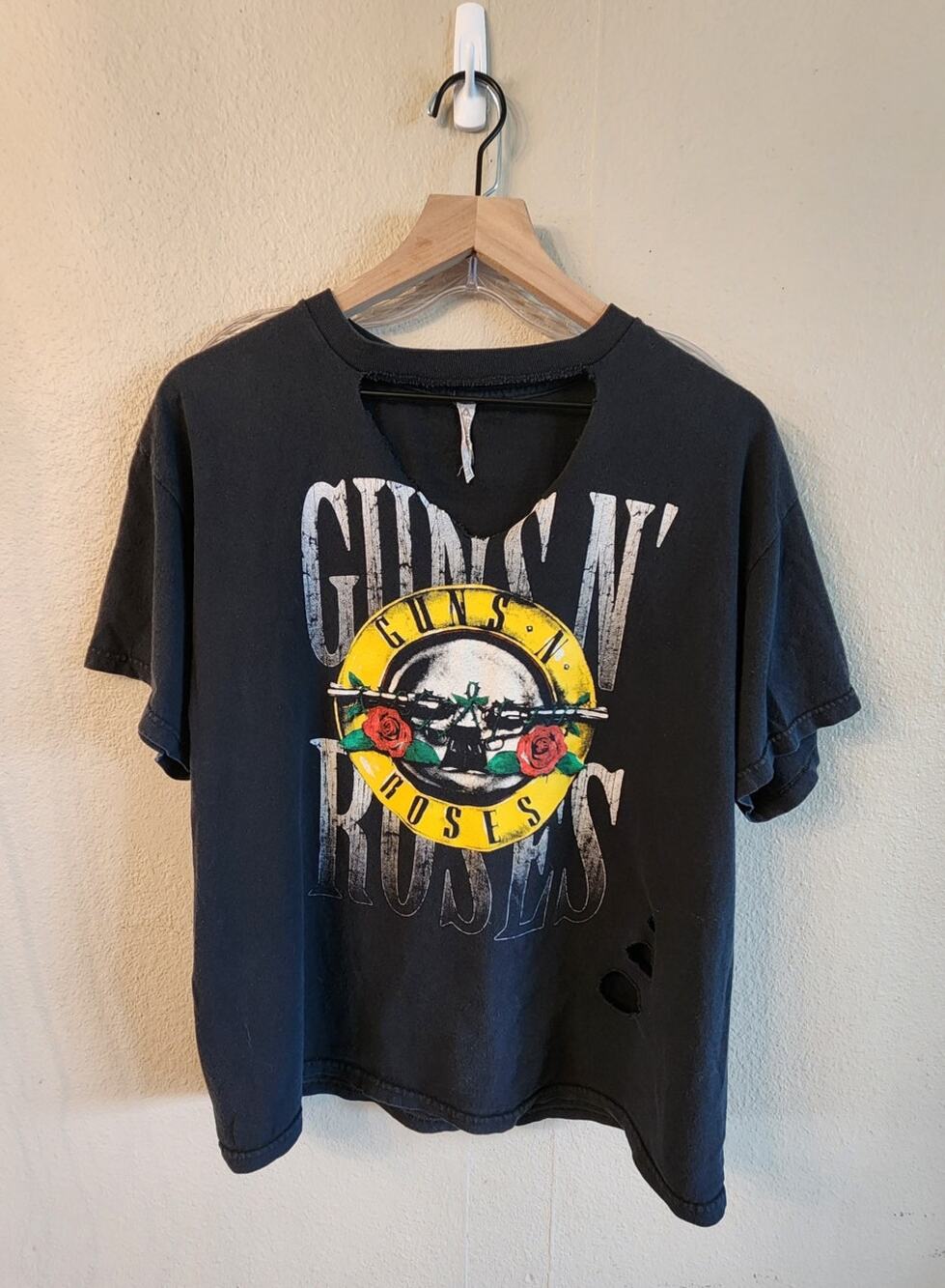 Guns N' Roses Rock band T-Shirt Women's SZ Large Distressed
